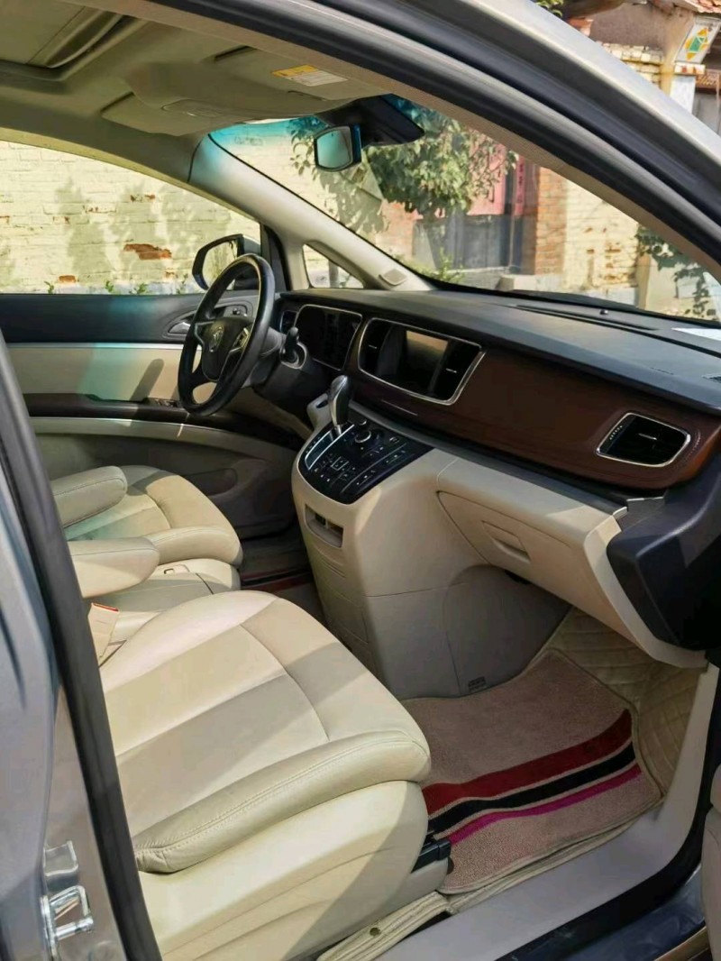 东营19年别克GL88