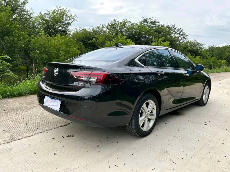 徐州19年别克君威9