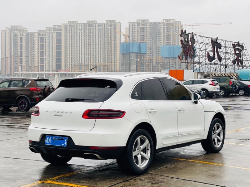 东莞15年保时捷Macan8