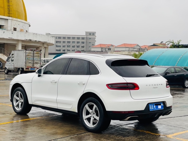 东莞15年保时捷Macan9