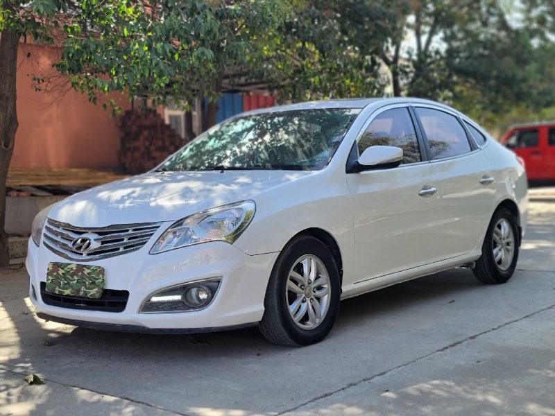 郑州13年现代伊兰特1