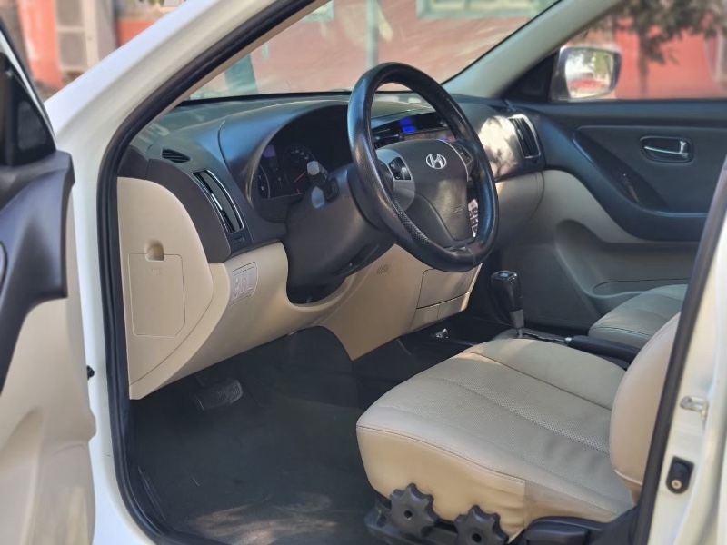 郑州13年现代伊兰特4