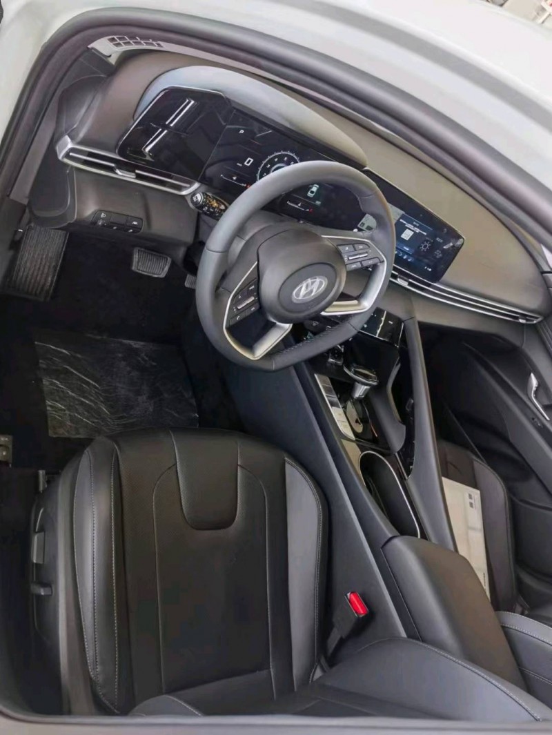 保定23年现代伊兰特6