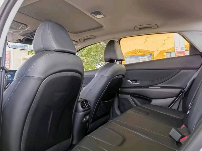 保定23年现代伊兰特8