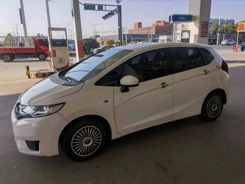 保定17年本田飞度2