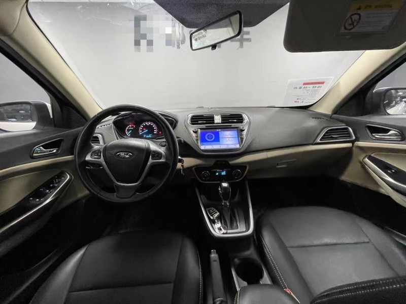 成都18年福特福睿斯6