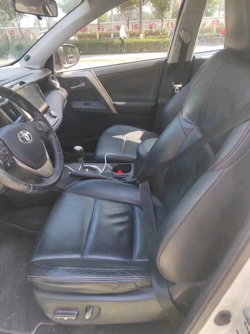 枣庄14年丰田RAV44