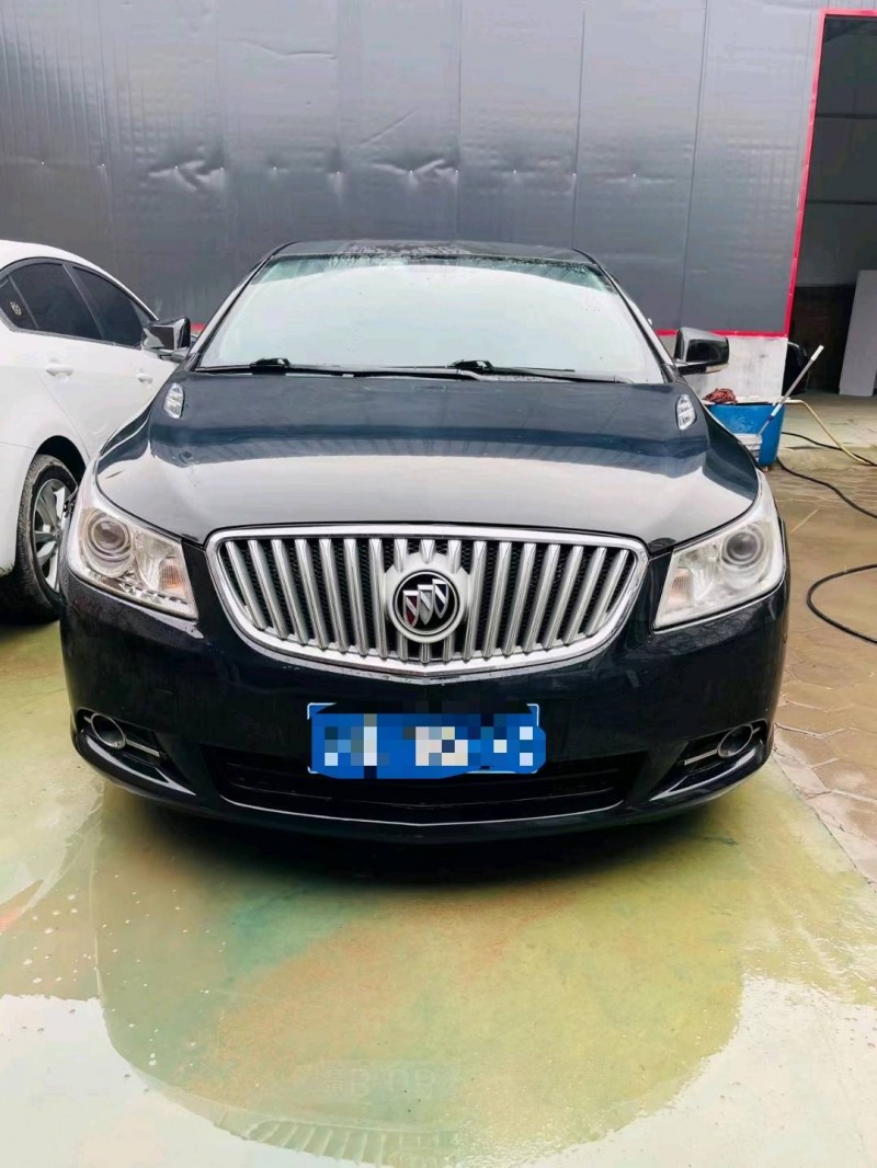 聊城12年别克君越1