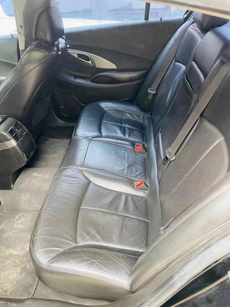 聊城12年别克君越3