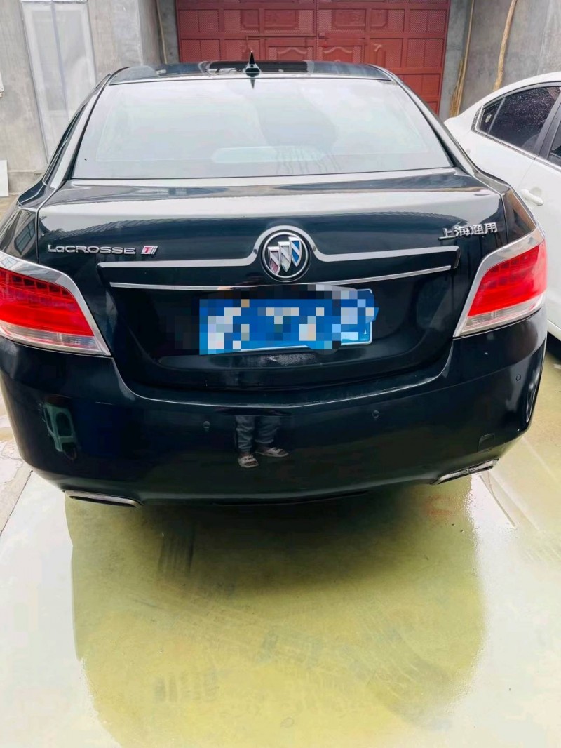 聊城12年别克君越6