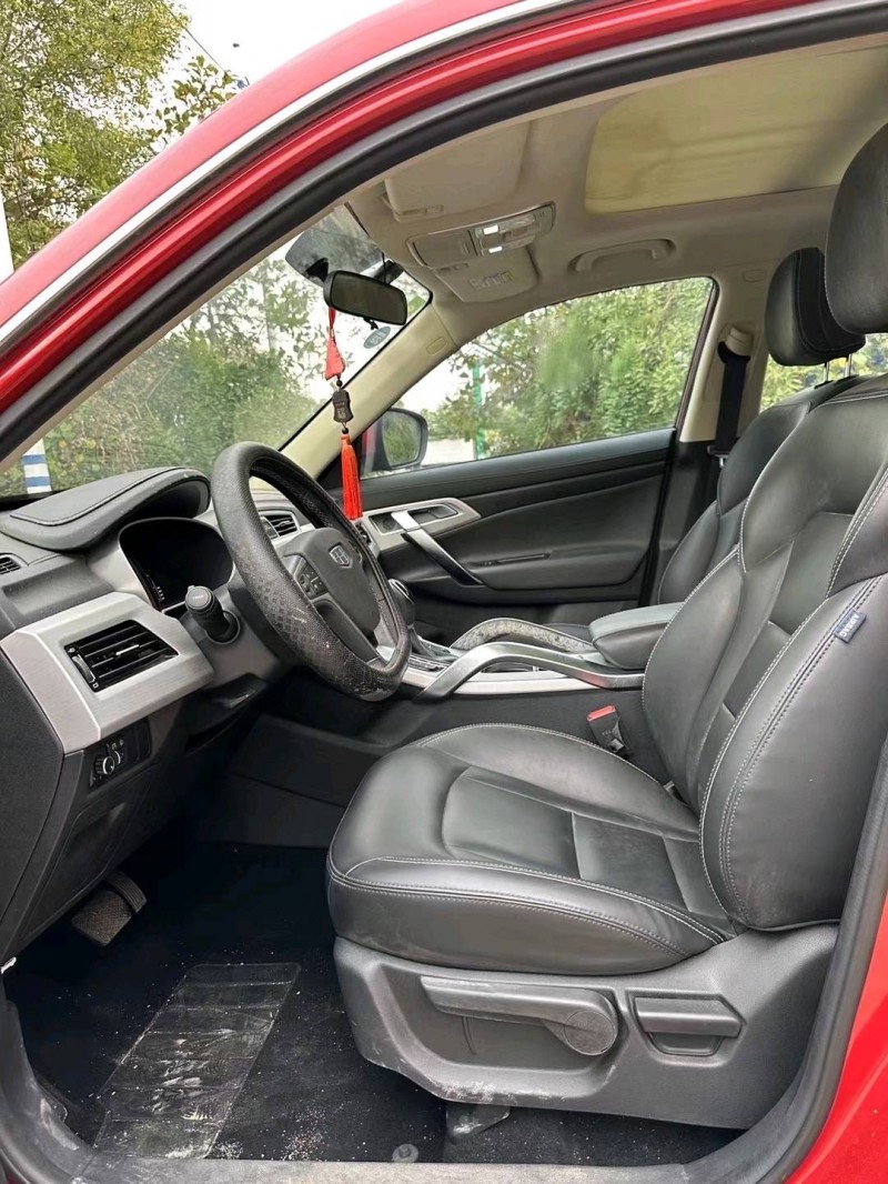 枣庄17年吉利博越8