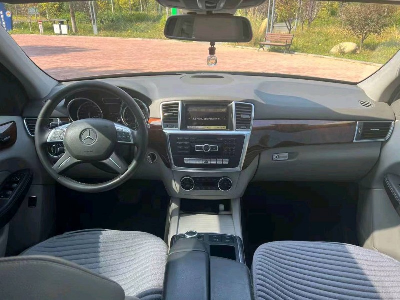 邯郸12年奔驰ML5