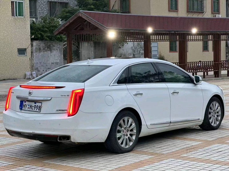 汕头16年凯迪拉克XTS8