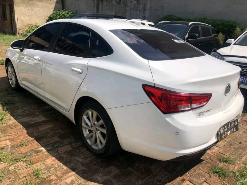 邢台19年别克威朗7