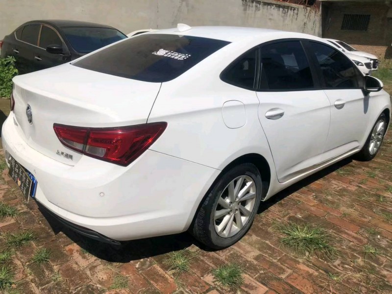 邢台19年别克威朗8