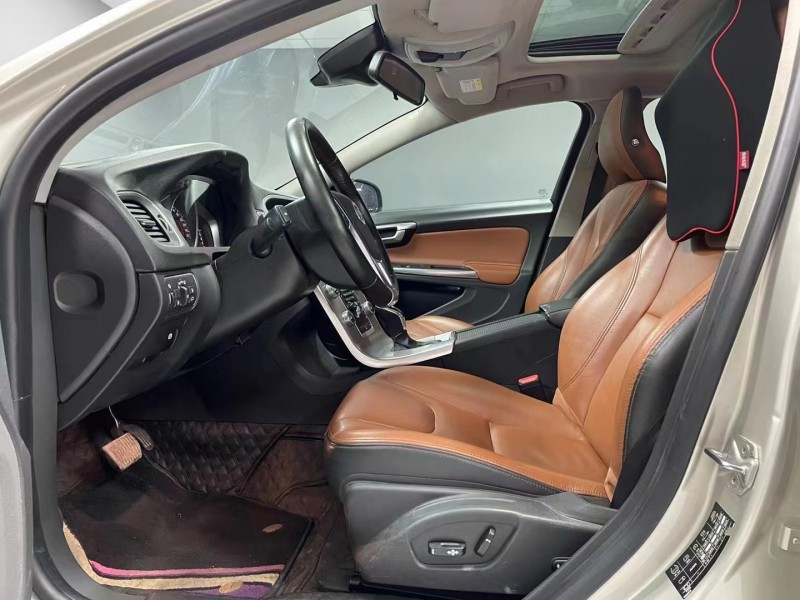 成都17年沃尔沃S60L4