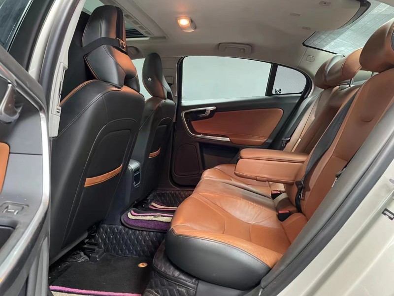 成都17年沃尔沃S60L5