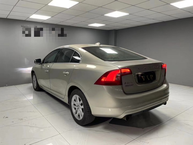 成都17年沃尔沃S60L7