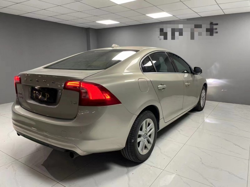 成都17年沃尔沃S60L8