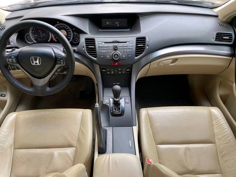 济宁13年本田思铂睿9