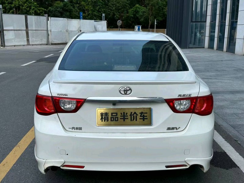 盐城13年丰田锐志9
