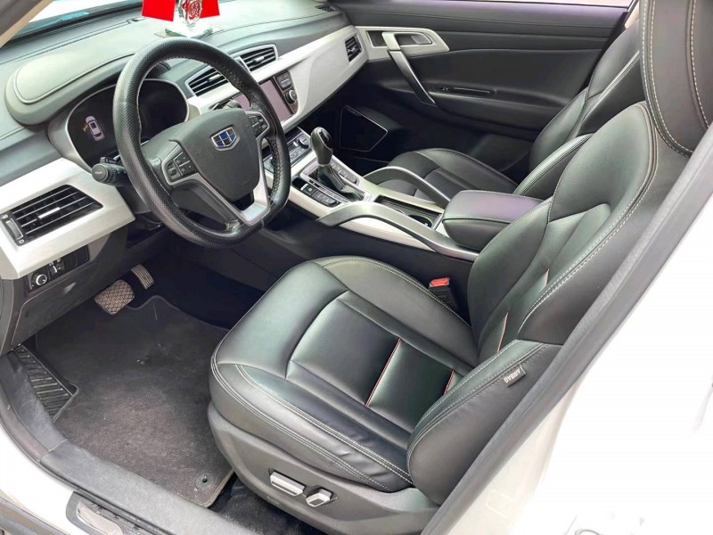 济宁19年吉利博越7