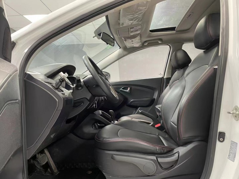 成都16年现代ix354