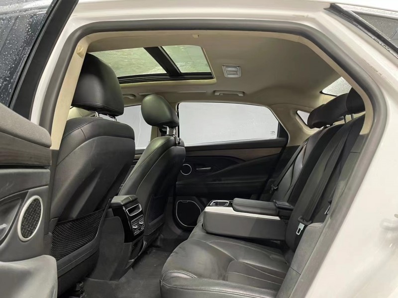 成都18年吉利博瑞4