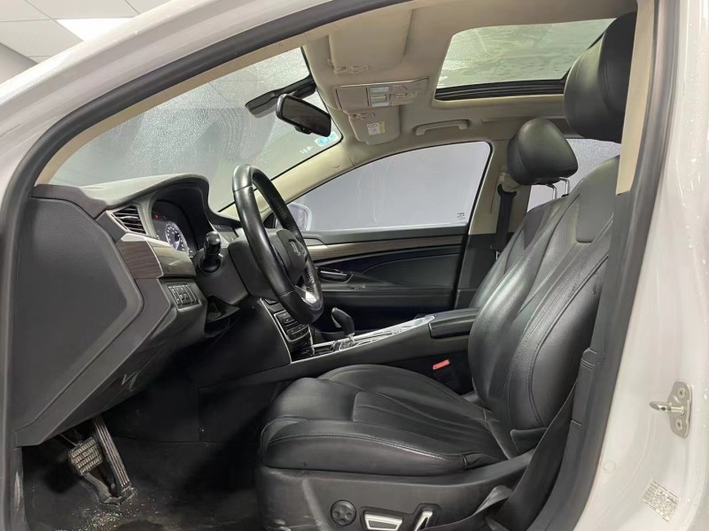 成都18年吉利博瑞5