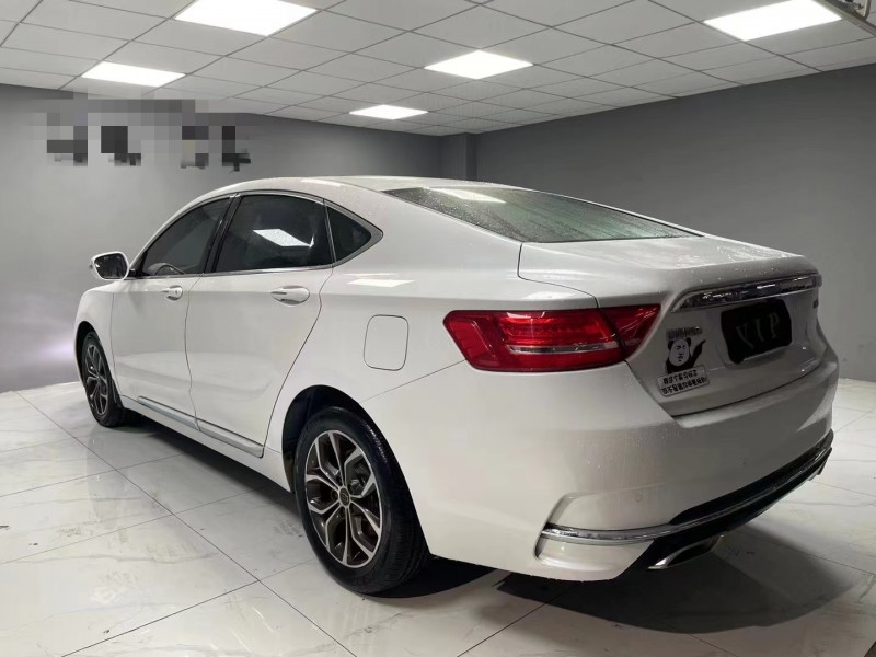 成都18年吉利博瑞7