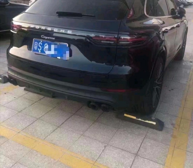 汕头22年保时捷卡宴5