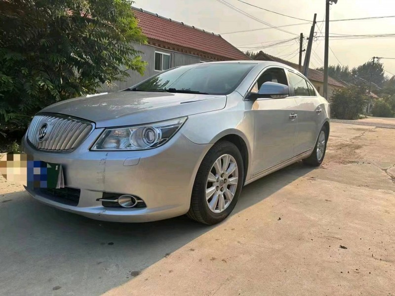 枣庄10年别克君越2