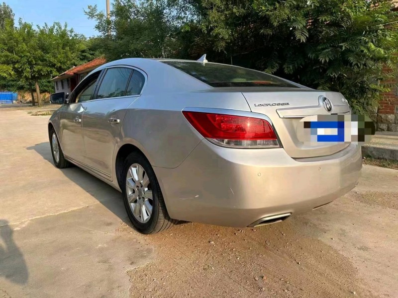 枣庄10年别克君越3