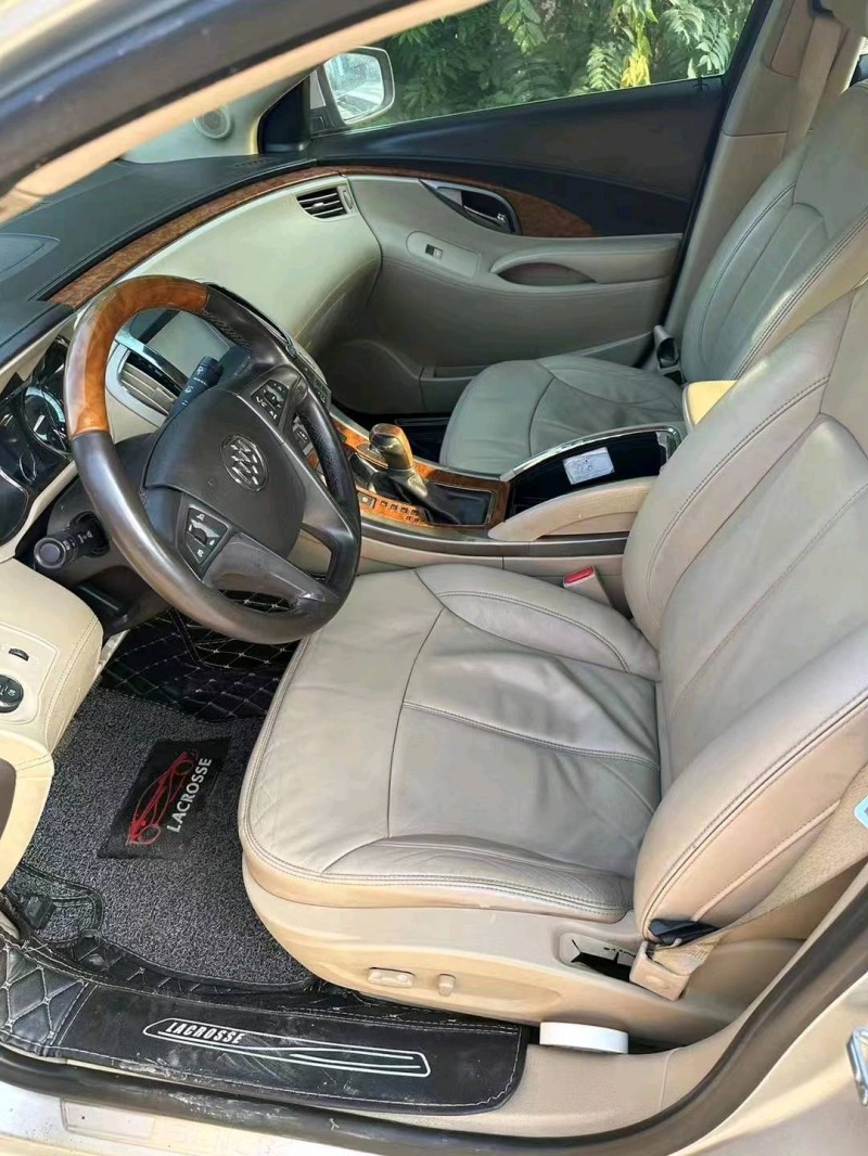 枣庄10年别克君越8