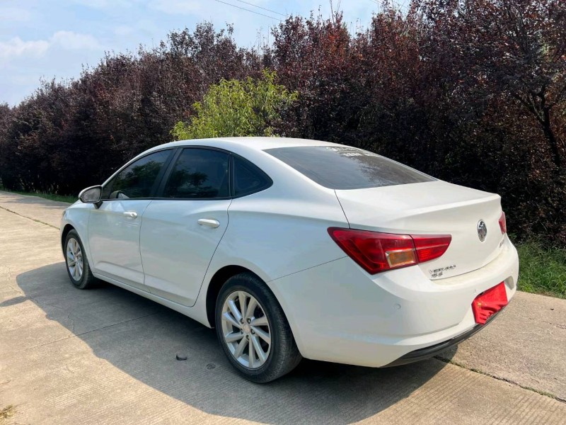 徐州17年别克威朗6