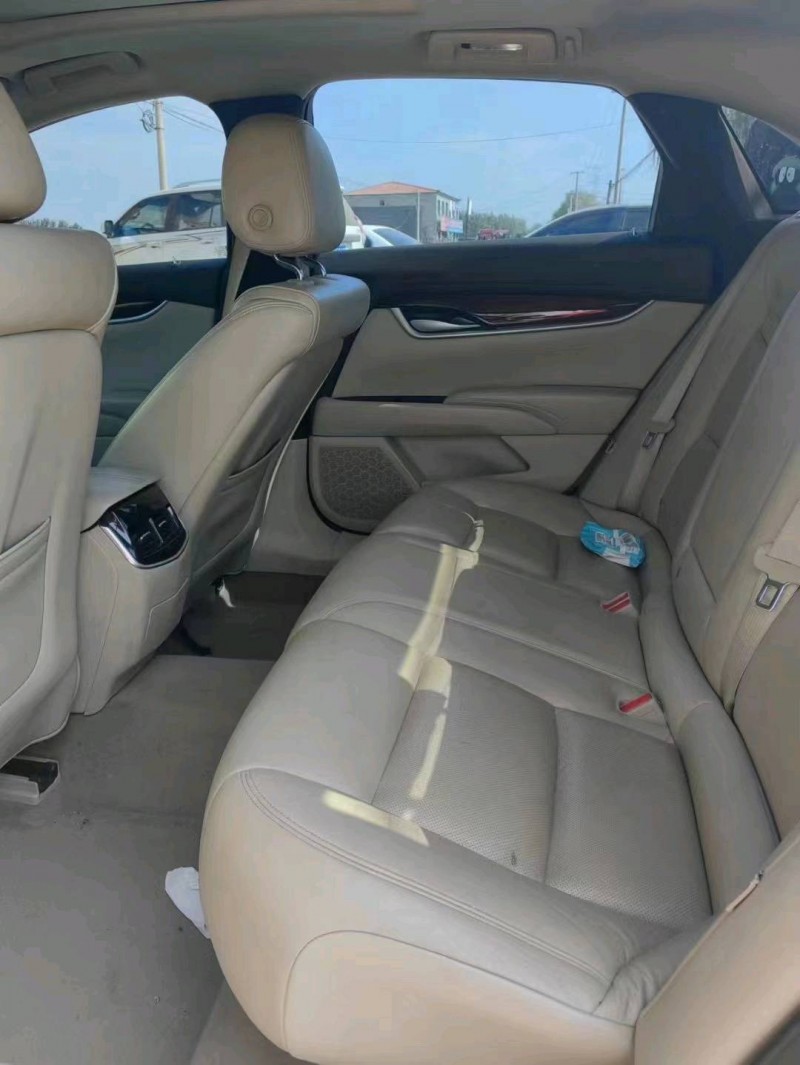 邯郸16年凯迪拉克XTS3