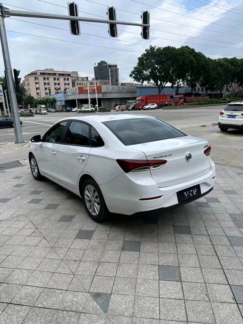 东营22年别克英朗5