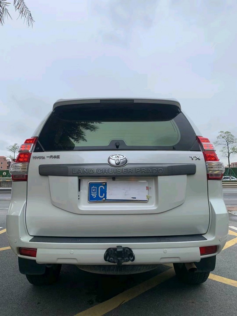 佛山17年丰田普拉多9