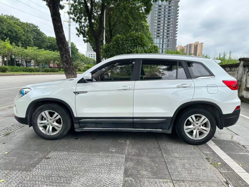 东莞16年长安汽车CS757