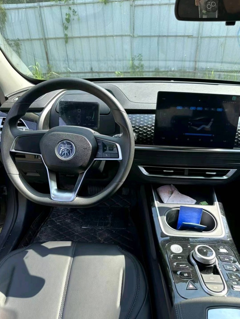 广州23年比亚迪秦8