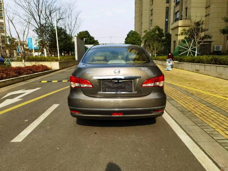苏州13年日产轩逸9