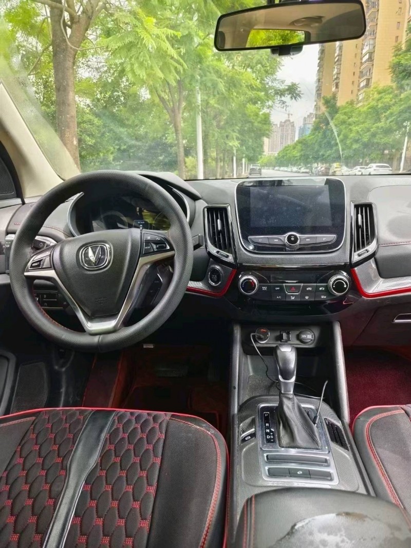 黔西南18年長安汽車CS557