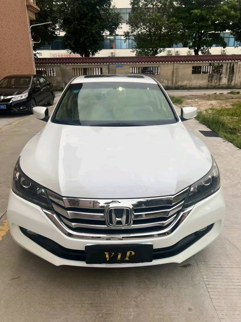 东莞16年本田雅阁1