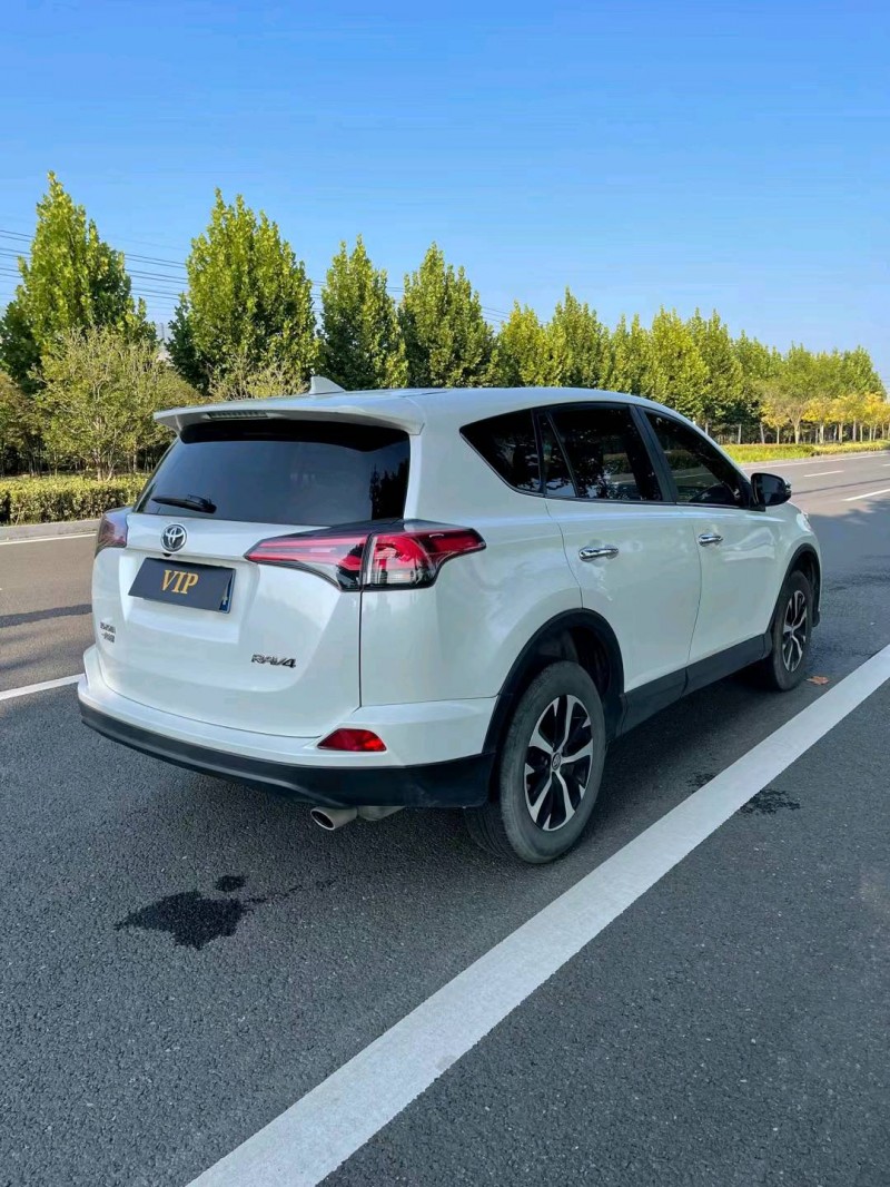 徐州19年丰田RAV4荣放8