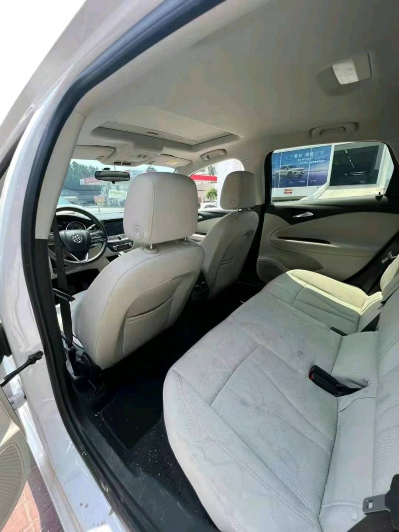 东莞21年别克威朗5