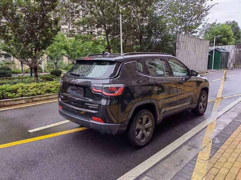 苏州17年Jeep指南者8