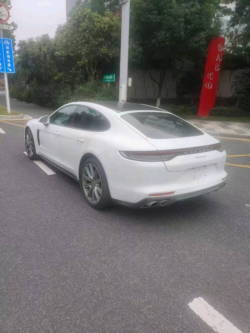 武汉21年保时捷帕拉梅拉6