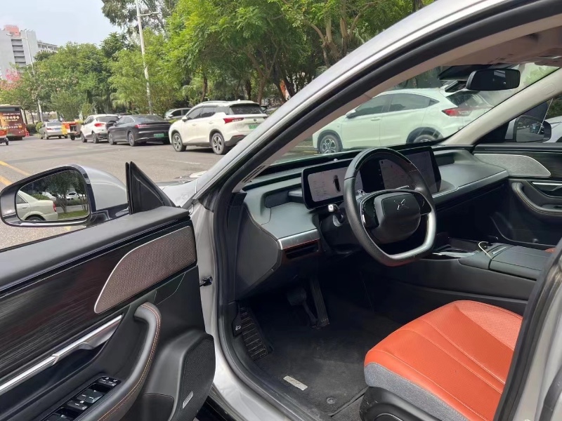深圳22年小鵬汽車p74