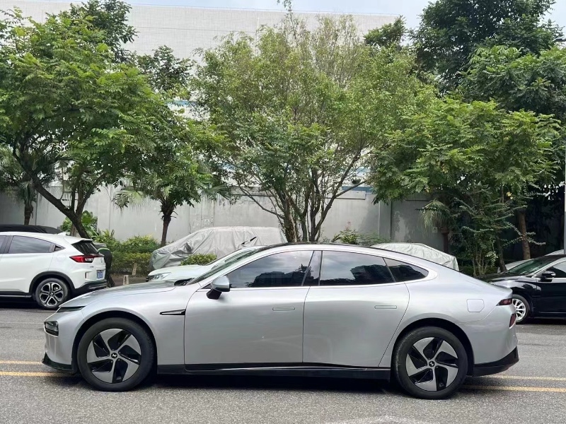 深圳22年小鵬汽車p78
