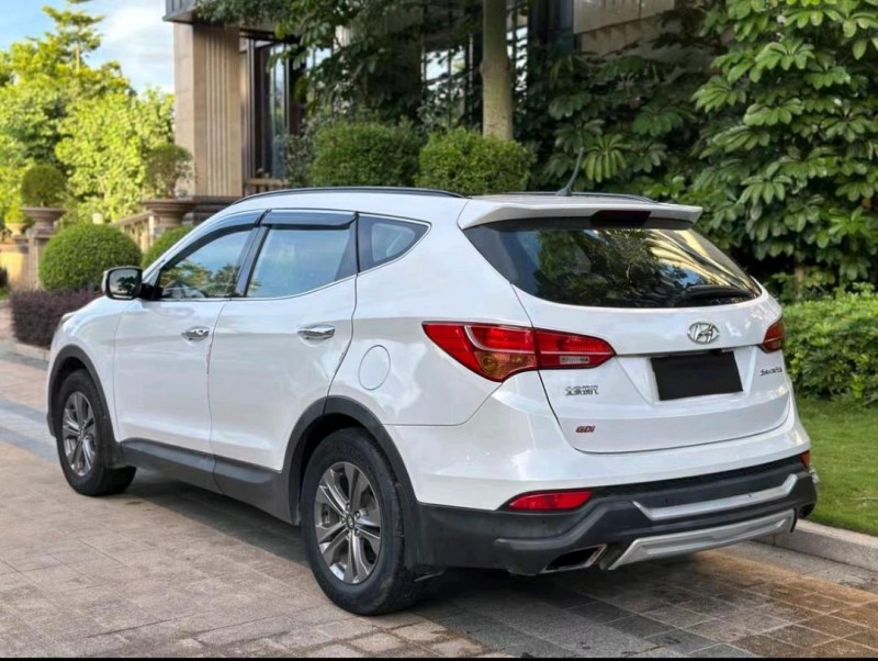 济南15年现代新胜达4